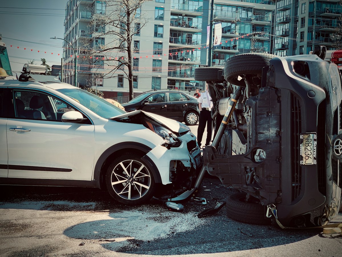 Accidente de tráfico en Ceuta: cuándo te conviene un perito propio